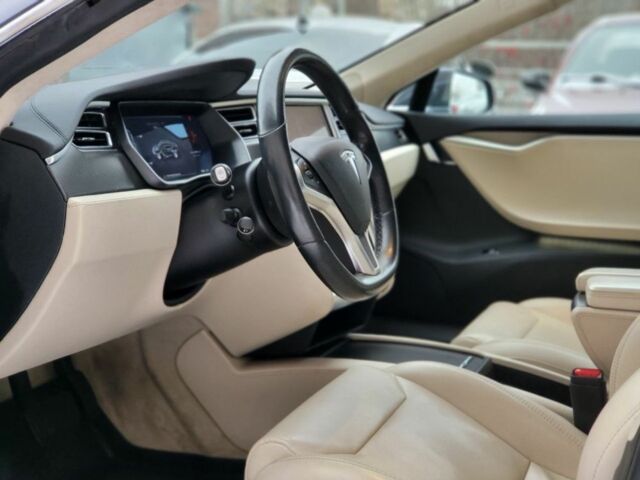 Серый Тесла Модель С, объемом двигателя 0 л и пробегом 204 тыс. км за 17200 $, фото 10 на Automoto.ua