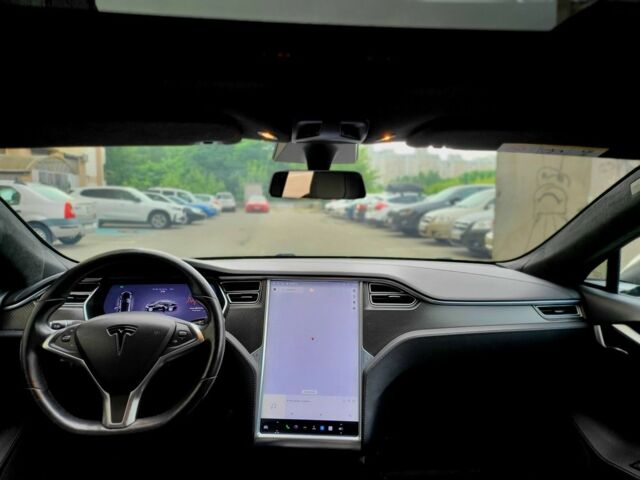 Серый Тесла Модель С, объемом двигателя 0 л и пробегом 105 тыс. км за 17500 $, фото 13 на Automoto.ua