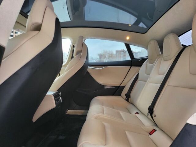 Серый Тесла Модель С, объемом двигателя 0 л и пробегом 204 тыс. км за 17200 $, фото 15 на Automoto.ua