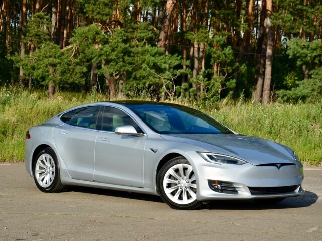 Сірий Тесла Модель С, об'ємом двигуна 0 л та пробігом 8 тис. км за 59999 $, фото 5 на Automoto.ua
