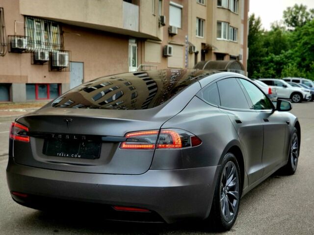 Серый Тесла Модель С, объемом двигателя 0 л и пробегом 105 тыс. км за 17500 $, фото 3 на Automoto.ua