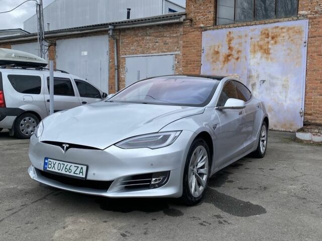 Серый Тесла Модель С, объемом двигателя 0 л и пробегом 124 тыс. км за 19900 $, фото 8 на Automoto.ua