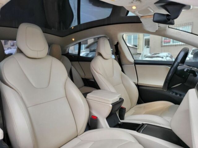 Серый Тесла Модель С, объемом двигателя 0 л и пробегом 204 тыс. км за 17200 $, фото 11 на Automoto.ua