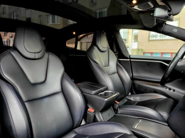 Серый Тесла Модель С, объемом двигателя 0 л и пробегом 105 тыс. км за 17500 $, фото 11 на Automoto.ua