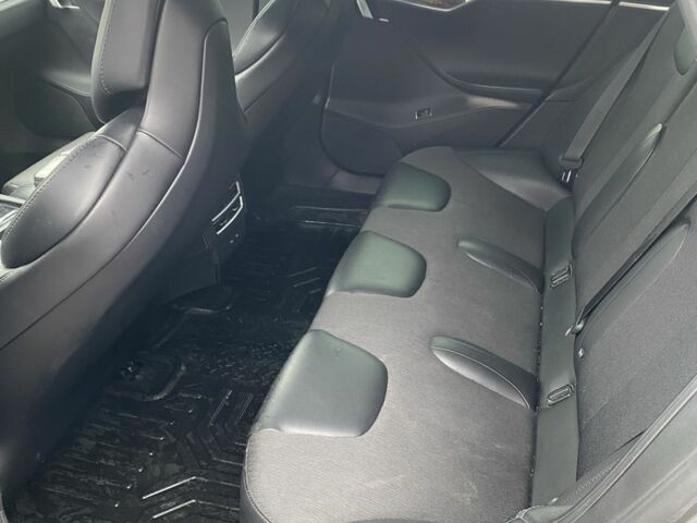 Серый Тесла Модель С, объемом двигателя 0 л и пробегом 124 тыс. км за 19900 $, фото 21 на Automoto.ua