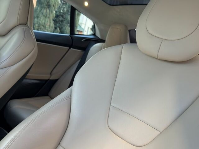 Сірий Тесла Модель С, об'ємом двигуна 0.9 л та пробігом 219 тис. км за 18000 $, фото 10 на Automoto.ua