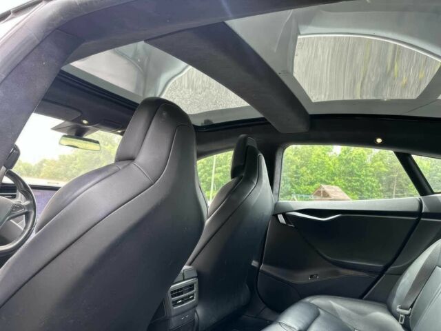 Серый Тесла Модель С, объемом двигателя 0 л и пробегом 100 тыс. км за 11000 $, фото 9 на Automoto.ua