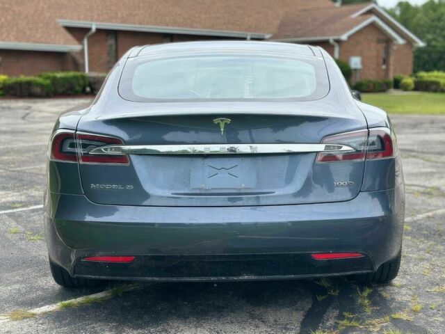 Серый Тесла Модель С, объемом двигателя 0 л и пробегом 100 тыс. км за 11000 $, фото 5 на Automoto.ua