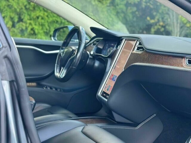 Сірий Тесла Модель С, об'ємом двигуна 0 л та пробігом 39 тис. км за 9000 $, фото 15 на Automoto.ua