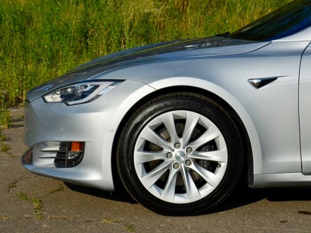 Сірий Тесла Модель С, об'ємом двигуна 0 л та пробігом 8 тис. км за 75000 $, фото 5 на Automoto.ua