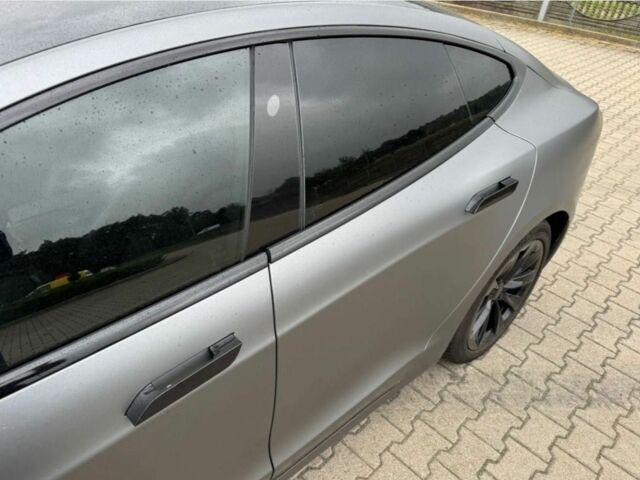 Серый Тесла Модель С, объемом двигателя 0 л и пробегом 78 тыс. км за 10200 $, фото 8 на Automoto.ua