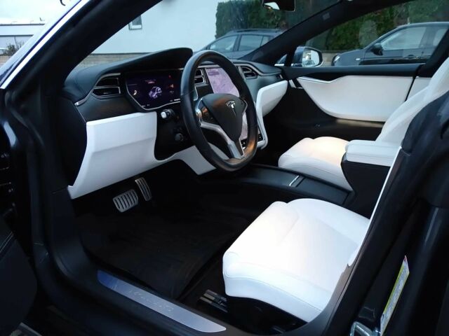 Серый Тесла Модель С, объемом двигателя 0 л и пробегом 89 тыс. км за 29500 $, фото 9 на Automoto.ua