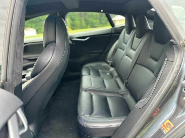 Серый Тесла Модель С, объемом двигателя 0 л и пробегом 100 тыс. км за 11000 $, фото 10 на Automoto.ua