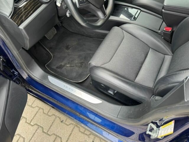 Серый Тесла Модель С, объемом двигателя 0 л и пробегом 78 тыс. км за 10200 $, фото 16 на Automoto.ua