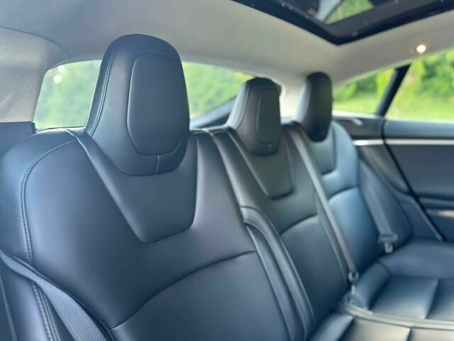 Сірий Тесла Модель С, об'ємом двигуна 0 л та пробігом 39 тис. км за 9000 $, фото 16 на Automoto.ua