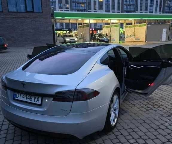 Сірий Тесла Модель С, об'ємом двигуна 0 л та пробігом 184 тис. км за 18000 $, фото 7 на Automoto.ua