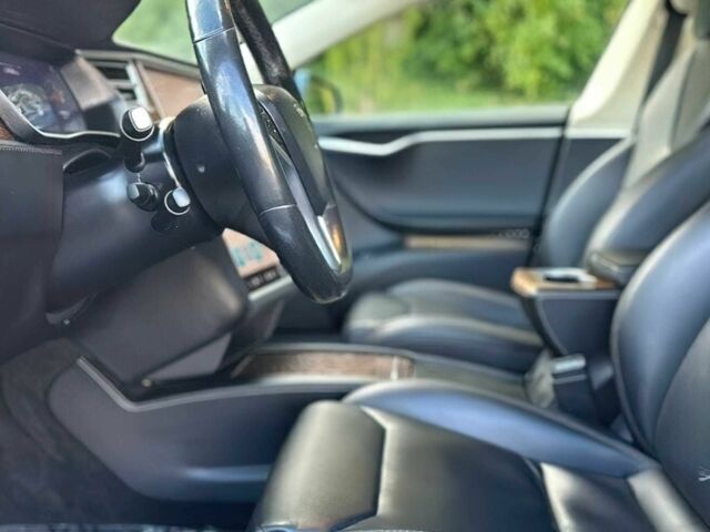 Сірий Тесла Модель С, об'ємом двигуна 0 л та пробігом 39 тис. км за 9000 $, фото 10 на Automoto.ua