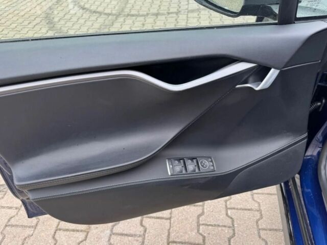 Серый Тесла Модель С, объемом двигателя 0 л и пробегом 78 тыс. км за 10200 $, фото 12 на Automoto.ua