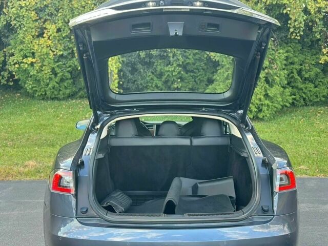 Сірий Тесла Модель С, об'ємом двигуна 0 л та пробігом 39 тис. км за 9000 $, фото 6 на Automoto.ua