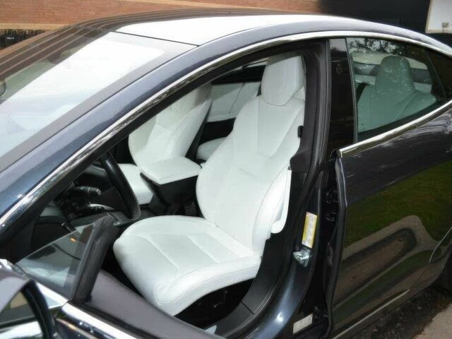 Сірий Тесла Модель С, об'ємом двигуна 0 л та пробігом 64 тис. км за 6700 $, фото 5 на Automoto.ua
