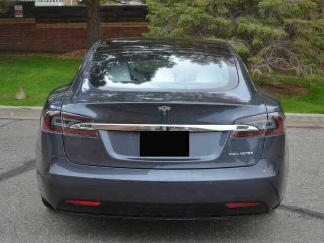 Сірий Тесла Модель С, об'ємом двигуна 0 л та пробігом 64 тис. км за 6700 $, фото 4 на Automoto.ua