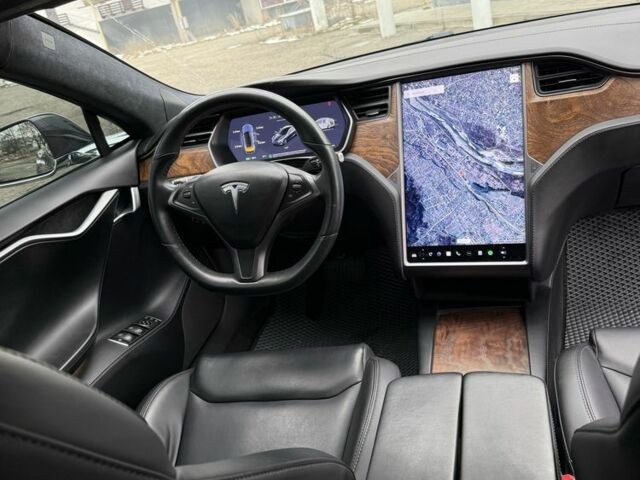 Серый Тесла Модель С, объемом двигателя 0 л и пробегом 85 тыс. км за 26500 $, фото 7 на Automoto.ua