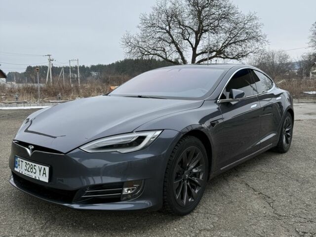 Серый Тесла Модель С, объемом двигателя 0 л и пробегом 85 тыс. км за 26500 $, фото 2 на Automoto.ua