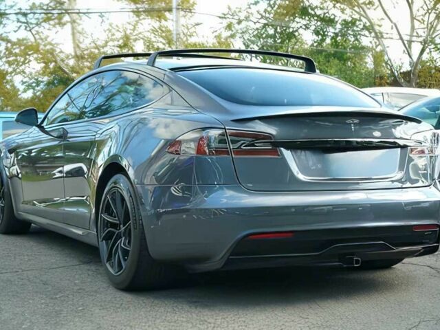 Серый Тесла Модель С, объемом двигателя 0 л и пробегом 17 тыс. км за 13400 $, фото 5 на Automoto.ua