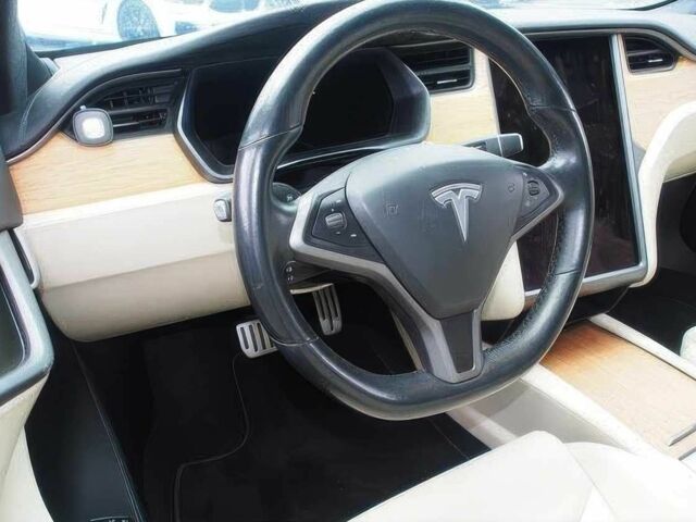 Серый Тесла Модель С, объемом двигателя 0 л и пробегом 28 тыс. км за 25700 $, фото 12 на Automoto.ua