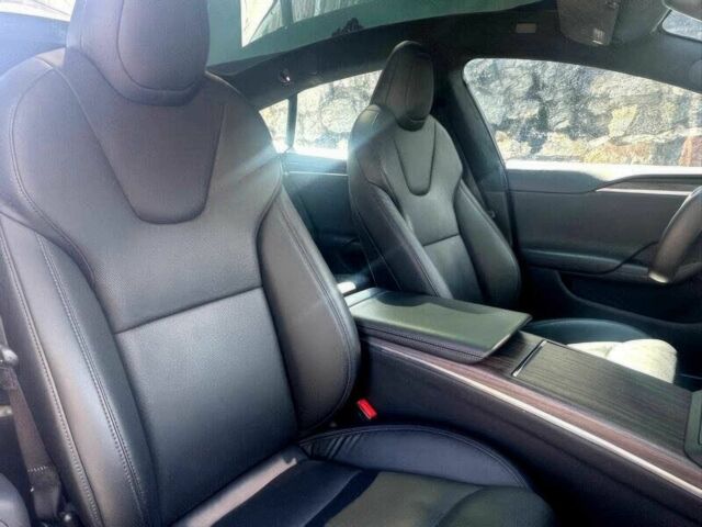 Серый Тесла Модель С, объемом двигателя 0 л и пробегом 19 тыс. км за 3800 $, фото 8 на Automoto.ua