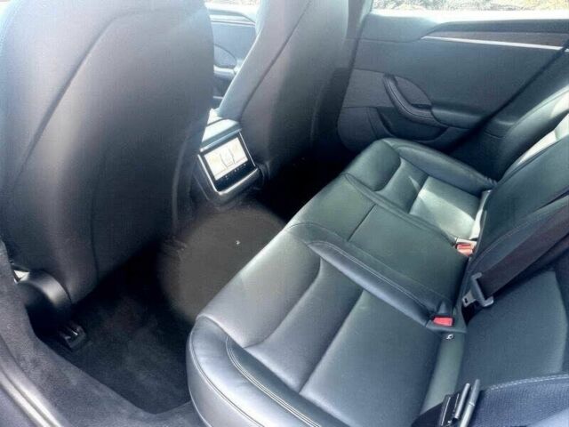 Серый Тесла Модель С, объемом двигателя 0 л и пробегом 19 тыс. км за 3800 $, фото 10 на Automoto.ua