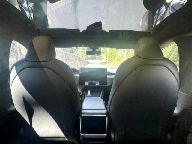 Серый Тесла Модель С, объемом двигателя 0 л и пробегом 19 тыс. км за 3800 $, фото 11 на Automoto.ua