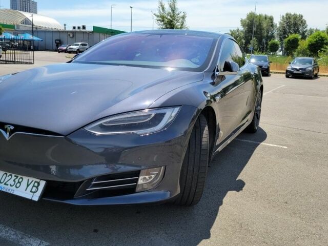 Серый Тесла Модель С, объемом двигателя 0 л и пробегом 85 тыс. км за 28900 $, фото 8 на Automoto.ua