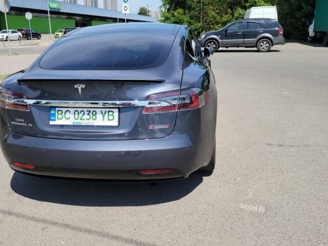 Серый Тесла Модель С, объемом двигателя 0 л и пробегом 85 тыс. км за 28900 $, фото 4 на Automoto.ua