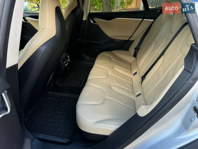 Серый Тесла Модель С, объемом двигателя 0 л и пробегом 221 тыс. км за 11900 $, фото 26 на Automoto.ua