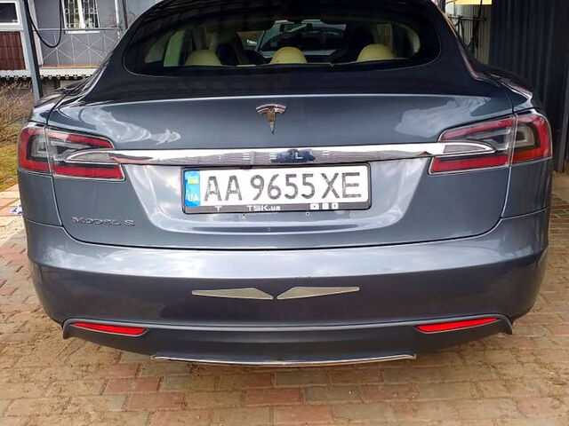 Серый Тесла Модель С, объемом двигателя 0 л и пробегом 0 тыс. км за 12500 $, фото 7 на Automoto.ua