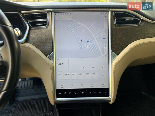 Серый Тесла Модель С, объемом двигателя 0 л и пробегом 221 тыс. км за 11900 $, фото 23 на Automoto.ua