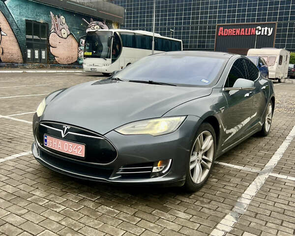 Серый Тесла Модель С, объемом двигателя 0 л и пробегом 234 тыс. км за 12500 $, фото 1 на Automoto.ua