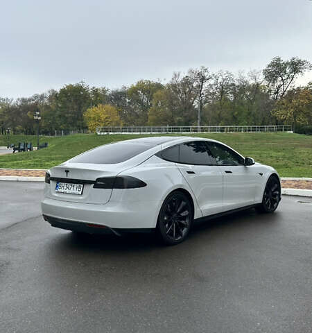 Серый Тесла Модель С, объемом двигателя 0 л и пробегом 329 тыс. км за 13400 $, фото 2 на Automoto.ua