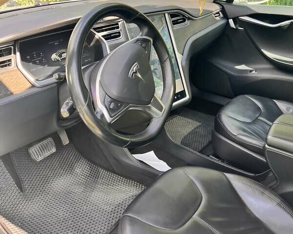 Серый Тесла Модель С, объемом двигателя 0 л и пробегом 298 тыс. км за 15100 $, фото 18 на Automoto.ua