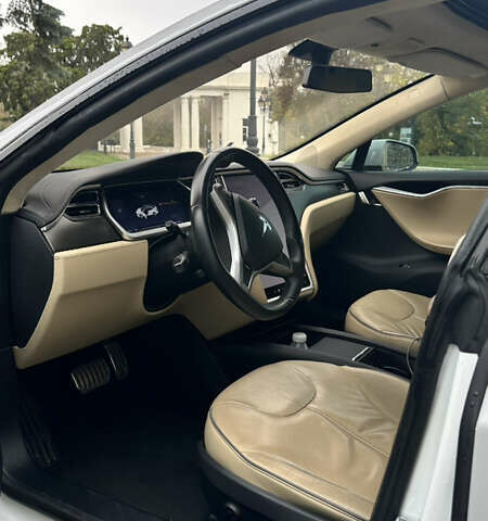 Серый Тесла Модель С, объемом двигателя 0 л и пробегом 329 тыс. км за 13400 $, фото 6 на Automoto.ua