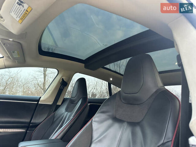 Серый Тесла Модель С, объемом двигателя 0 л и пробегом 198 тыс. км за 13700 $, фото 23 на Automoto.ua