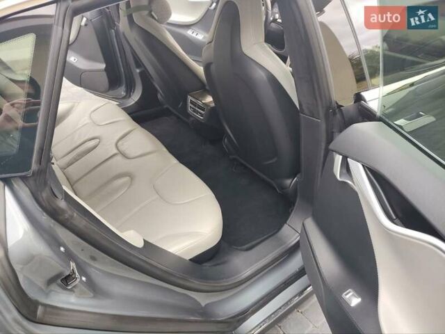 Сірий Тесла Модель С, об'ємом двигуна 0 л та пробігом 247 тис. км за 13500 $, фото 1 на Automoto.ua