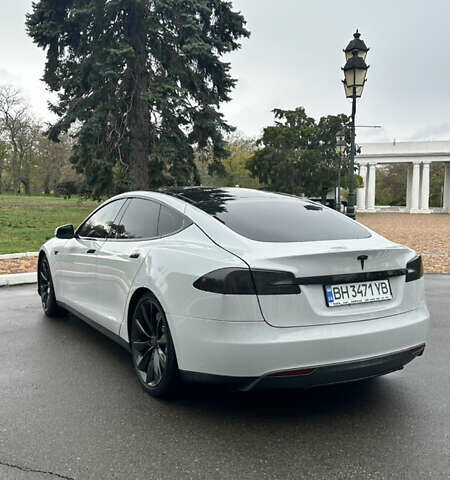 Серый Тесла Модель С, объемом двигателя 0 л и пробегом 329 тыс. км за 13400 $, фото 3 на Automoto.ua
