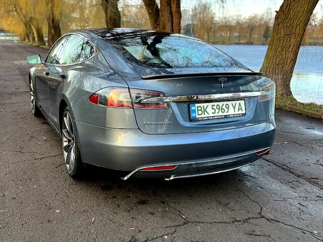 Серый Тесла Модель С, объемом двигателя 0 л и пробегом 103 тыс. км за 14200 $, фото 2 на Automoto.ua