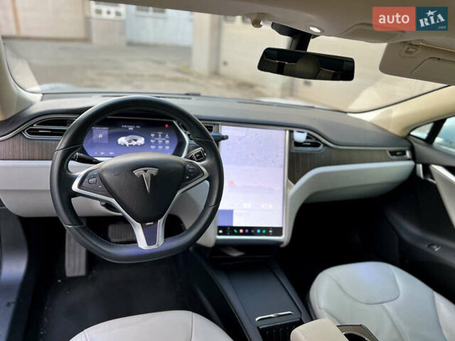 Серый Тесла Модель С, объемом двигателя 0 л и пробегом 141 тыс. км за 13000 $, фото 4 на Automoto.ua