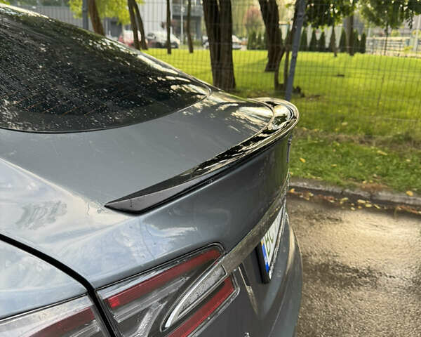 Серый Тесла Модель С, объемом двигателя 0 л и пробегом 242 тыс. км за 10999 $, фото 9 на Automoto.ua