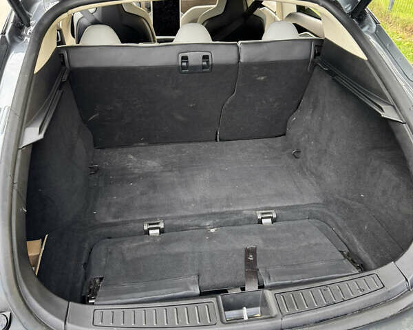 Серый Тесла Модель С, объемом двигателя 0 л и пробегом 242 тыс. км за 10999 $, фото 28 на Automoto.ua