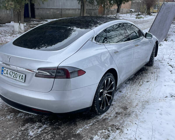 Серый Тесла Модель С, объемом двигателя 0 л и пробегом 247 тыс. км за 13100 $, фото 3 на Automoto.ua