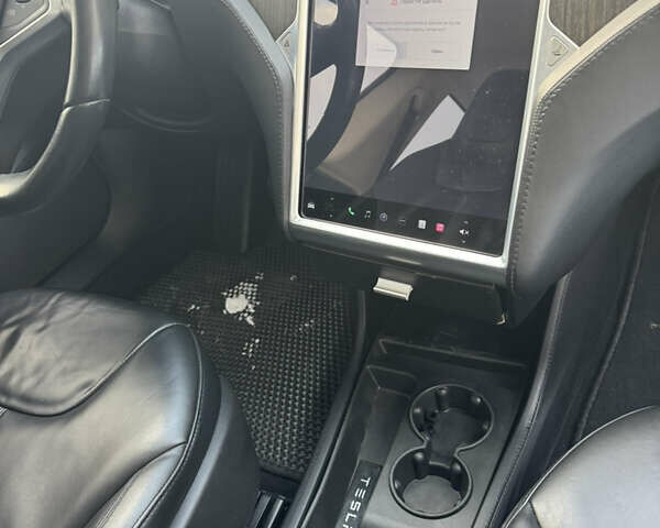 Сірий Тесла Модель С, об'ємом двигуна 0 л та пробігом 262 тис. км за 15000 $, фото 24 на Automoto.ua